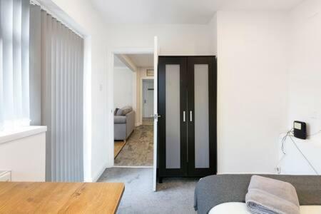 Key Serviced Apartments Hall Green Solihull Extérieur photo